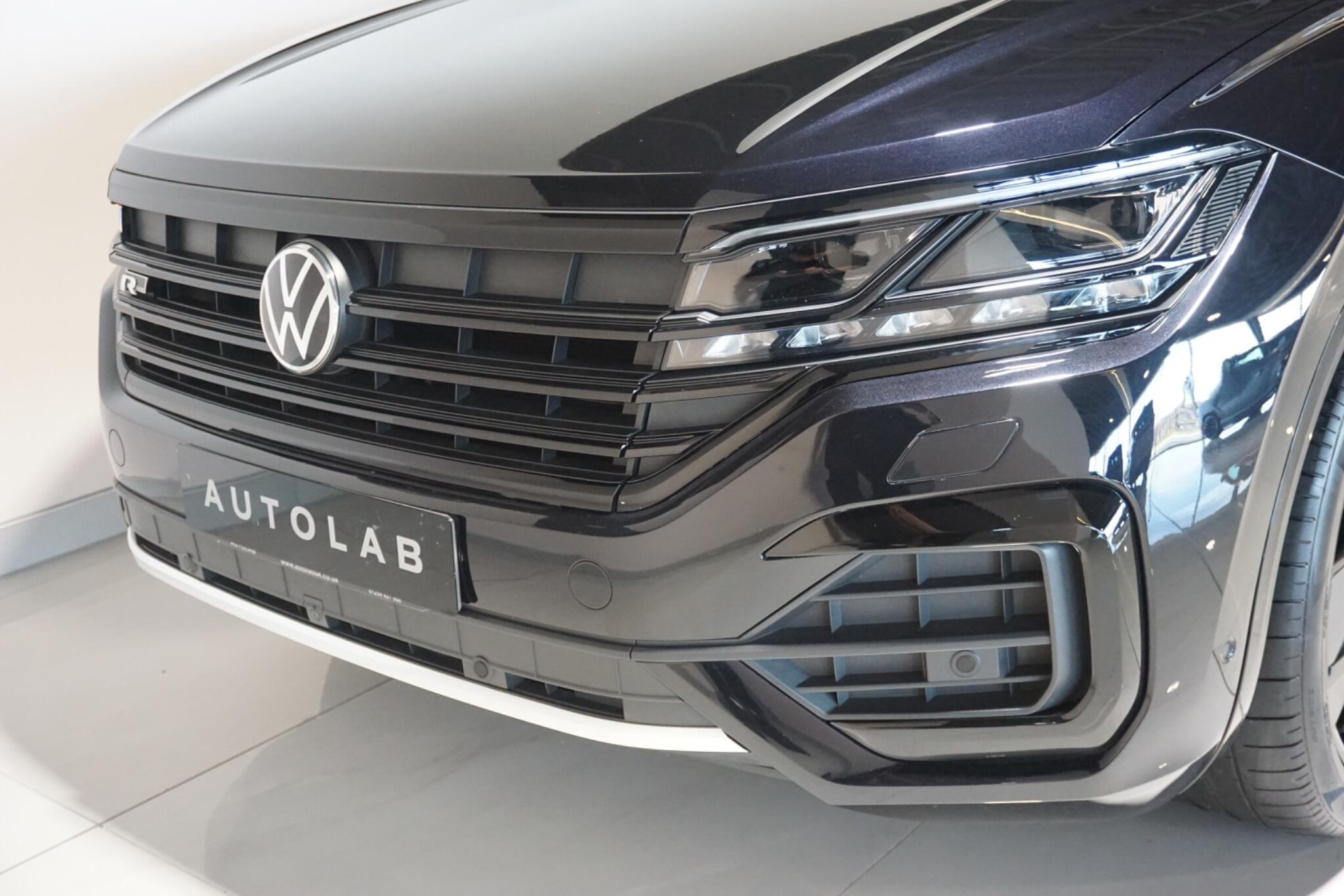 Volkswagen Touareg 3.0 TDI V6 Black Edition SUV 5dr Diesel Tiptronic 4Motion Euro 6 (s/s) (286 ps)